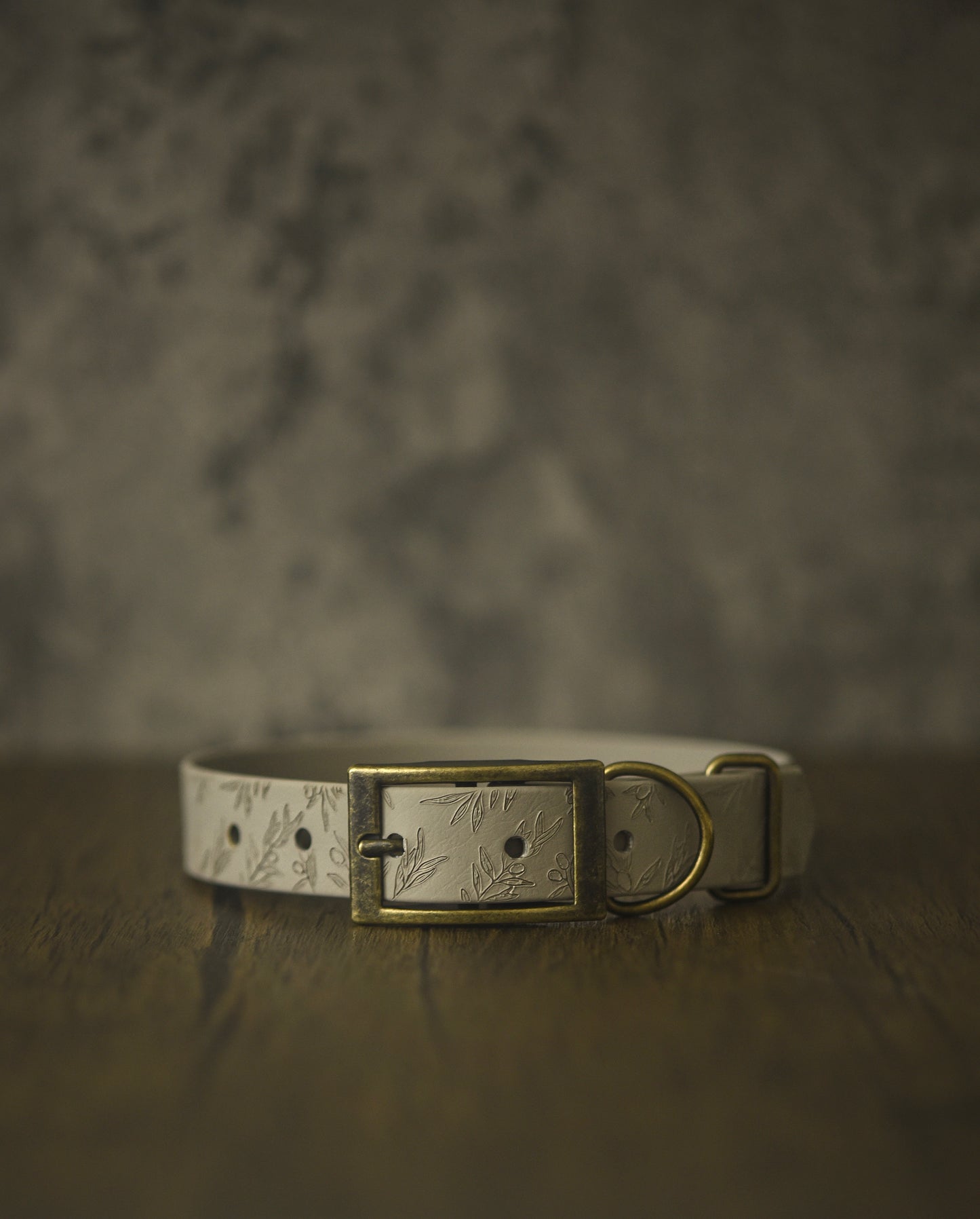 La Oliva - Embossed Explorer Collar