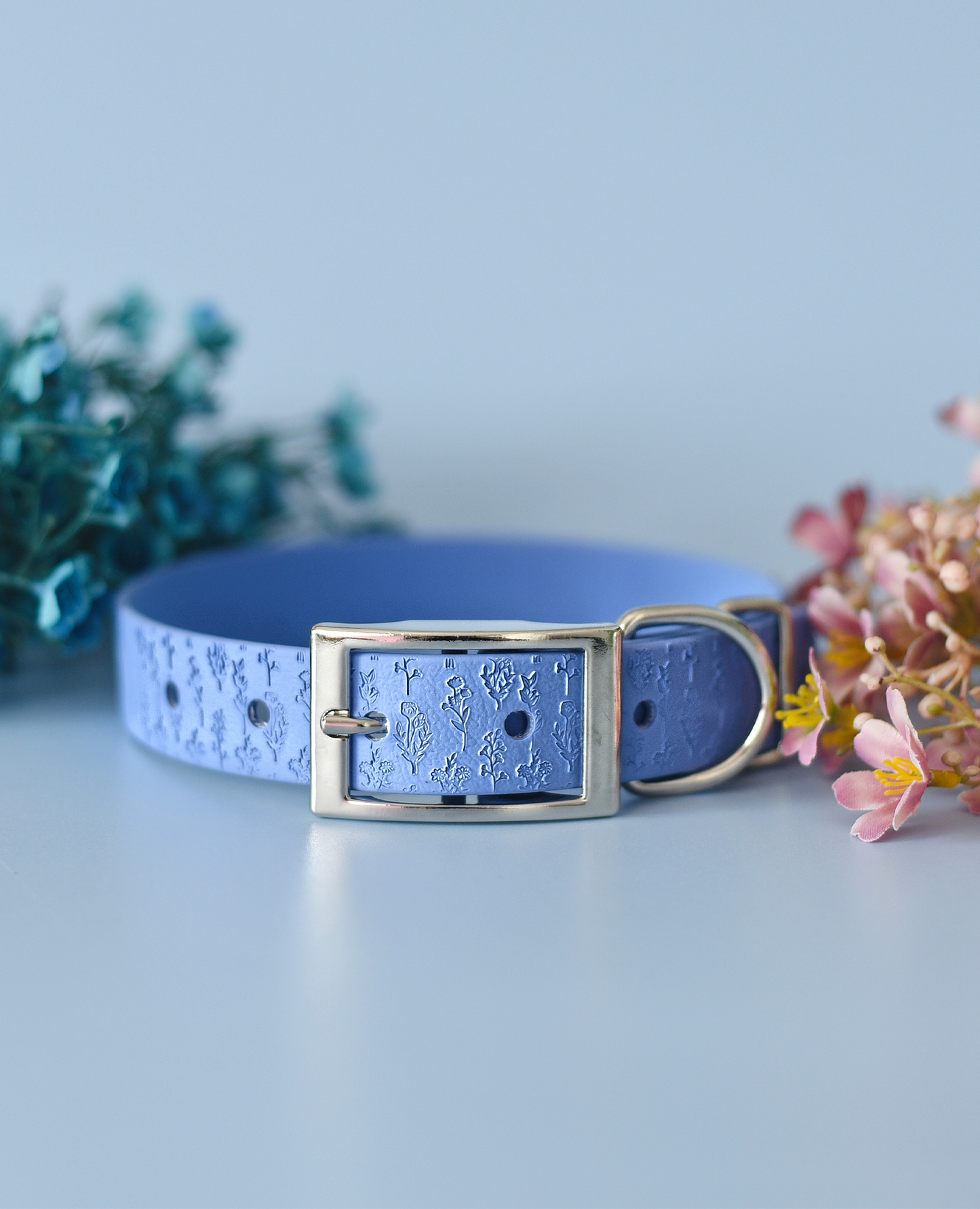 Secret Garden - Embossed Explorer Collar
