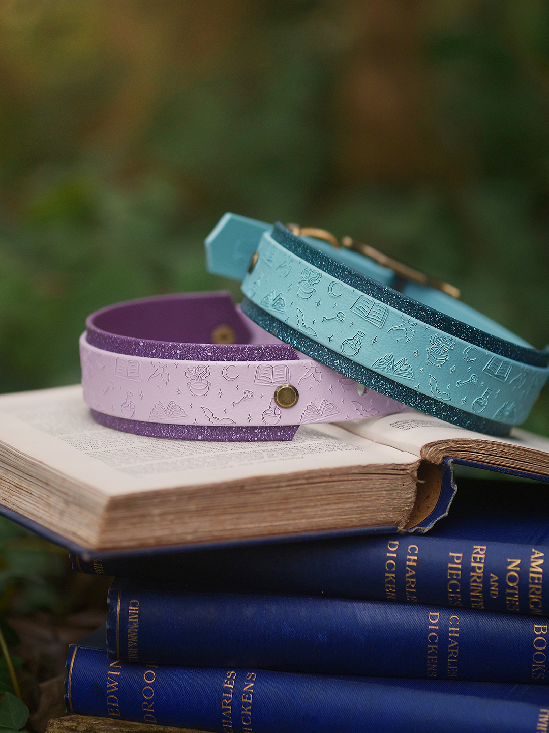 Bookish (Lilac) - Embossed Hound Collar