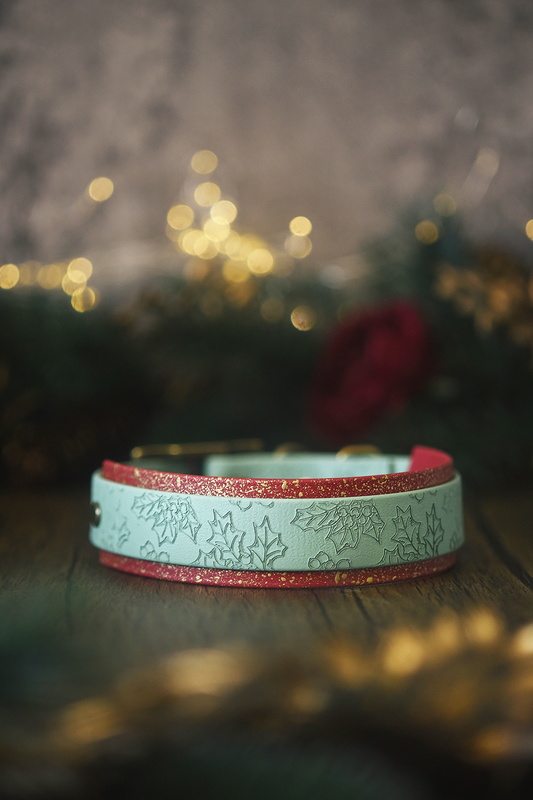 Holly Bush - Embossed Hound Collar