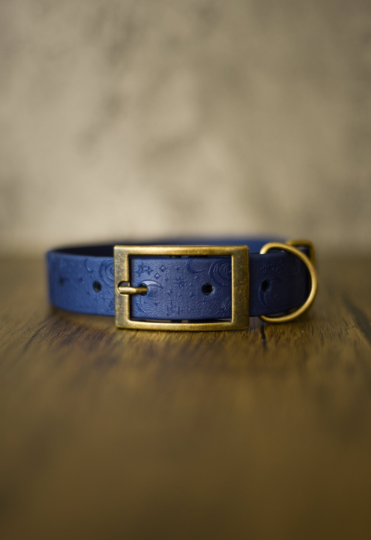 Stardust - Embossed Explorer Collar