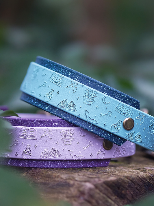 Bookish (Faye) - Embossed Hound Collar