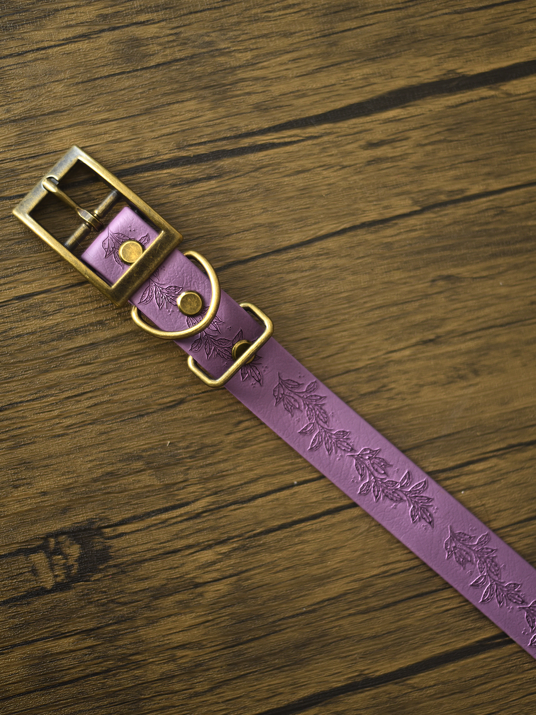 Woodland Charm (Mauve) - Embossed Explorer Collar